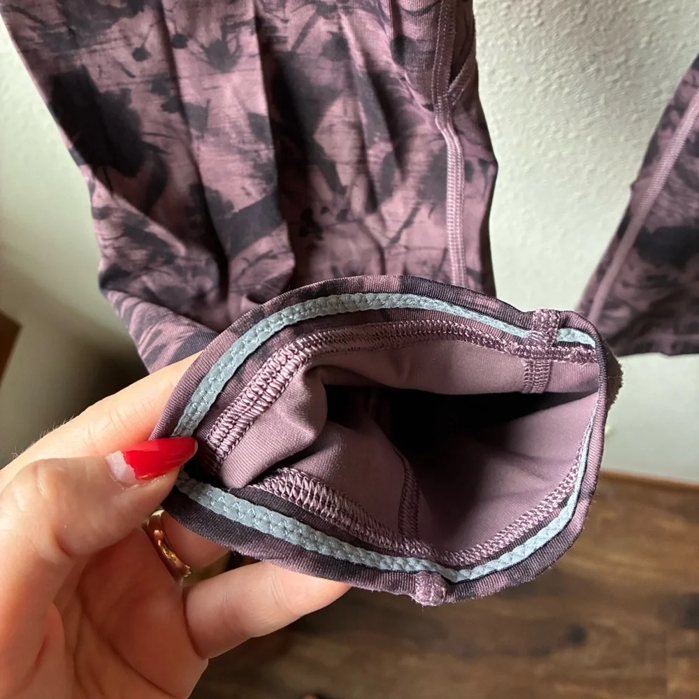 Lululemon Time To Sweat Crop in Mini Dusk Floral Antique Bark Black (Size:10)
